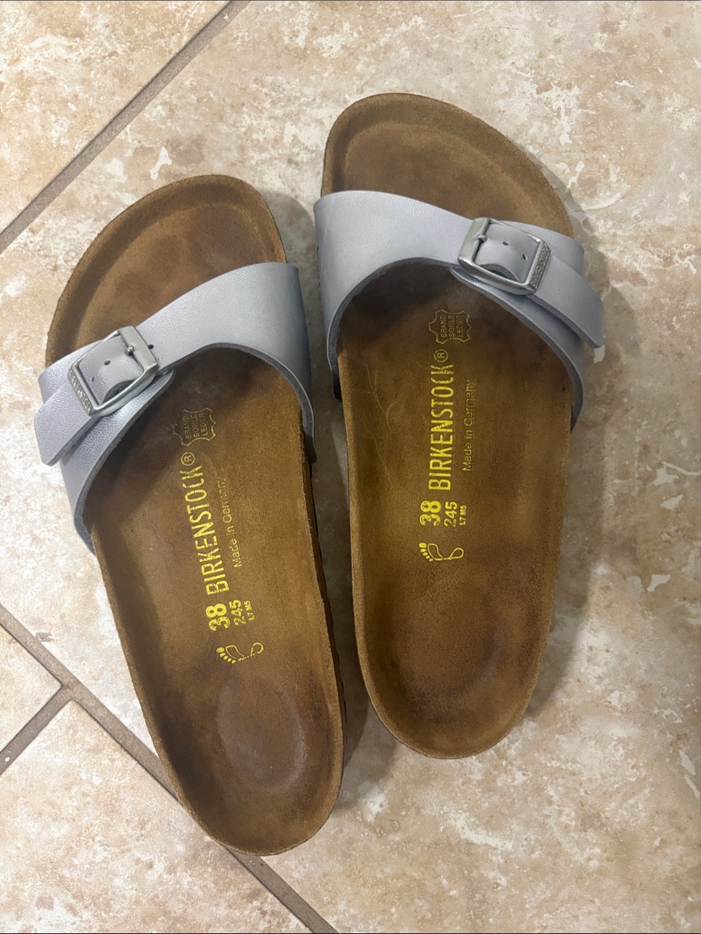 Fun and Beautiful Sandals Madrid Single-Band Sandals in Light silver Gray